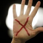 Violência digital contra mulheres atinge níveis alarmantes