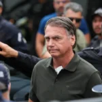 Defesa de Bolsonaro reitera pedido por cirurgia e prisão domiciliar