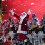 Papai Noel encanta crianças durante programação natalina da ALERR