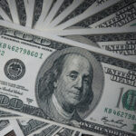 Dólar sobe para R$ 5,24 após indicação de Trump ao BC dos EUA