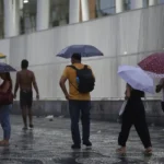 Temporal em São Paulo provoca alagamentos e quedas de árvores