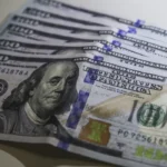 Dólar cai para R$ 5,20 e atinge menor valor em 20 meses
