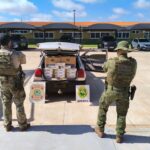 PF e BPFron apreendem carga de cigarros contrabandeados e veículo em Guaíra/PR