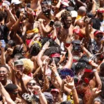 Bailes da Cinelândia transformam o centro do Rio com shows ao vivo