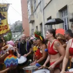 Besa Me Mucho leva música latina às ladeiras do Morro da Providência